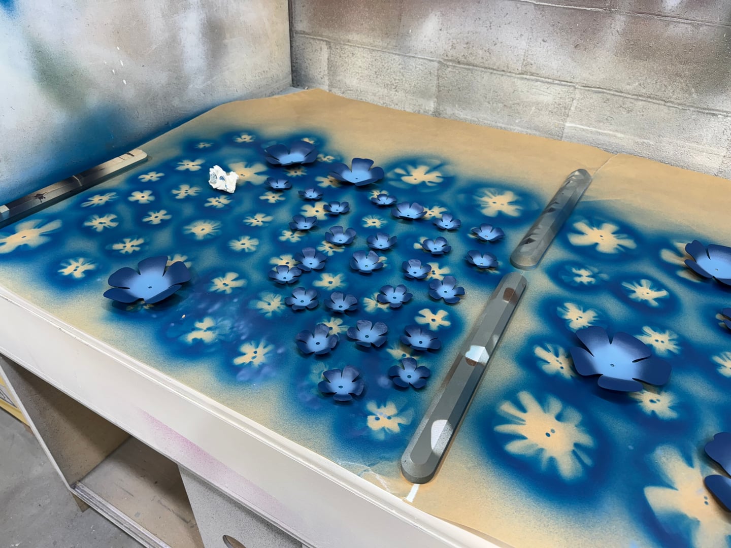 Hammered Metal Flowers - Image 7
